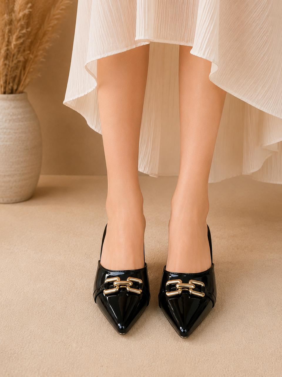 Aurelia Black